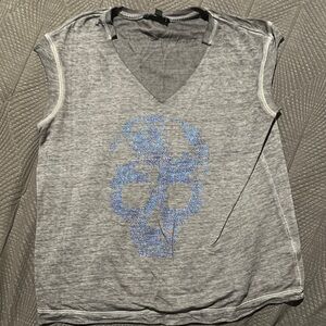 Gray V-Neck Skull Print Top